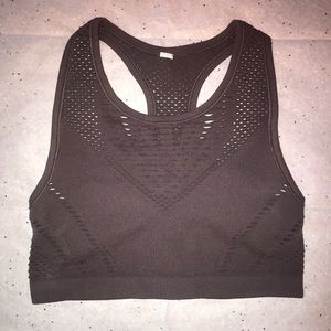 Alo Yoga Lark Crop top / Raisin / Size S